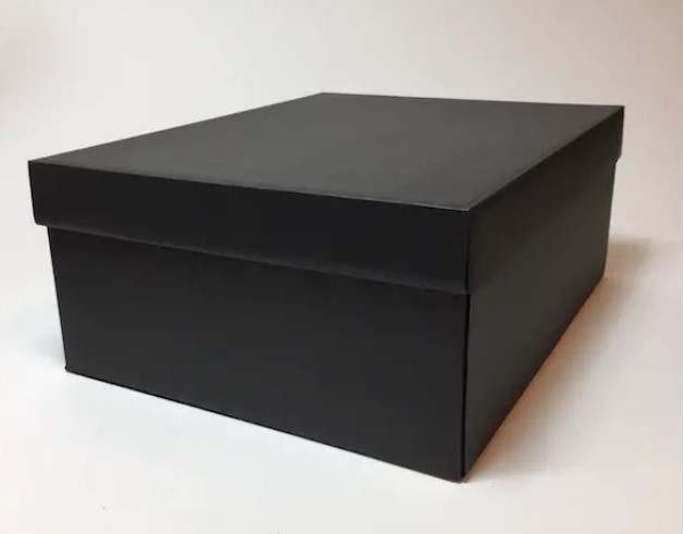 Kinkekarp lainepapp 22x35x7cm must